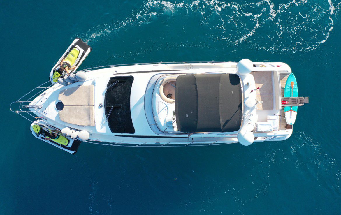 Kemer Yacht Rental 17m Azimut 50 Fly